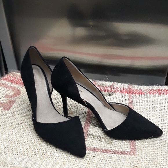 Old Navy Shoes - NWOT Old Navy Black Sueded Stiletto Heels